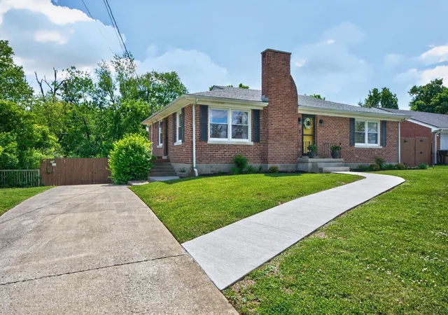 Photo 2 of Single family home for sale at 109 Longview Dr, Richmond, KY 40475 | MLS# 26009833 | Listing updated on 2026-06-11