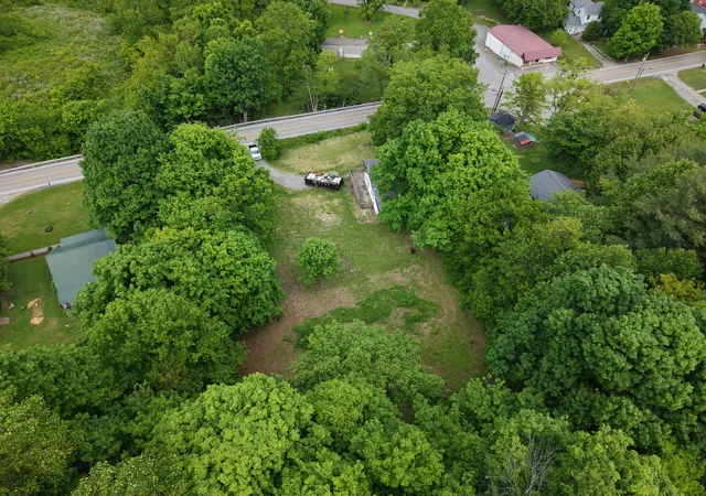 Photo 3 of Single family home for sale at 8550 Lebanon Rd, Parksville, KY 40464 | MLS# 26010010 | Listing updated on 2026-07-27