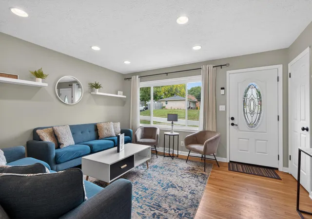 Photo 3 of Single family home for sale at 124 Manitoba Ln, Lexington, KY 40515 | MLS# 26009749 | Listing updated on 2026-05-17