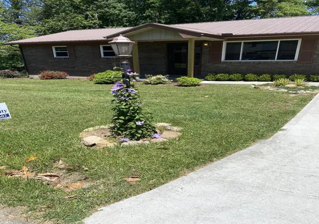 Homes for sale in Whitley City, KY | 182 Fanchester Hts, Whitley City, KY 42653 | MLS# 26009868