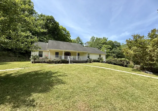Photo 3 of Single family home for sale at 75 Cedar Springs Ln, Barbourville, KY 40906 | MLS# 26009898 | Listing updated on 2026-09-02