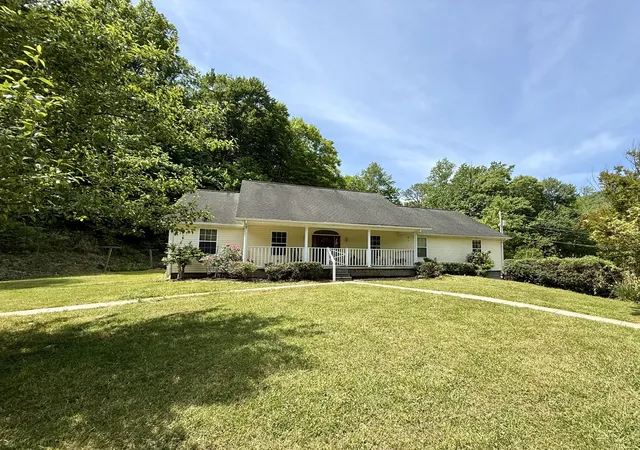 Photo 3 of Single family home for sale at 75 Cedar Springs Ln, Barbourville, KY 40906 | MLS# 26009898 | Listing updated on 2026-09-02