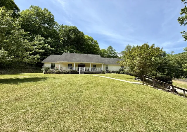 Photo 4 of Single family home for sale at 75 Cedar Springs Ln, Barbourville, KY 40906 | MLS# 26009898 | Listing updated on 2026-09-02