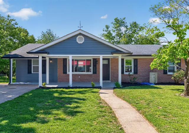 Photo 2 of Single family home for sale at 504 Barberry Ln, Nicholasville, KY 40356 | MLS# 26018833 | Listing updated on 2026-09-06