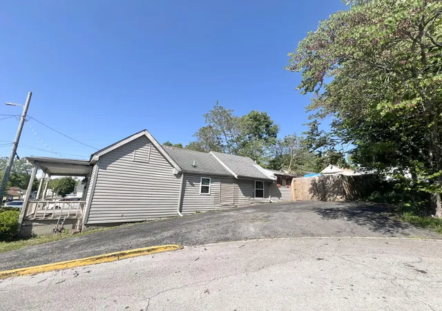 Homes for sale in Paris, KY | 870 Lylesville St, Paris, KY 40361 | MLS# 26010001