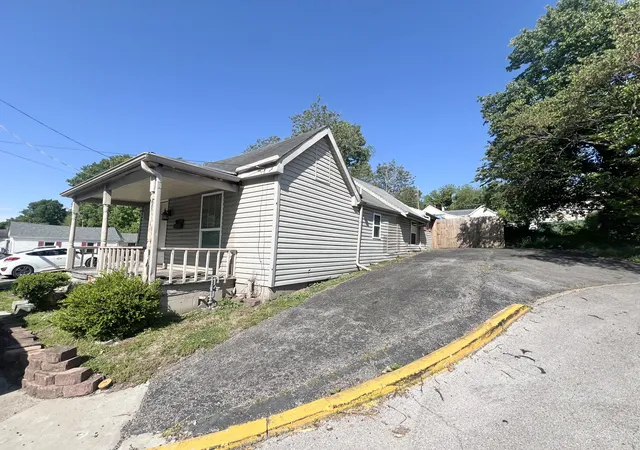 Homes for sale in Paris, KY | 870 Lylesville St, Paris, KY 40361 | MLS# 26010001