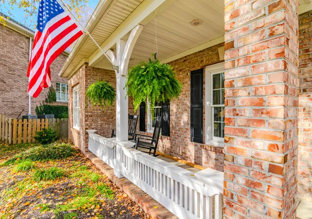 Photo 2 of Single family home for sale at 2660 Idlewood Dr, Lexington, KY 40513 | MLS# 26010060 | Listing updated on 2026-09-09