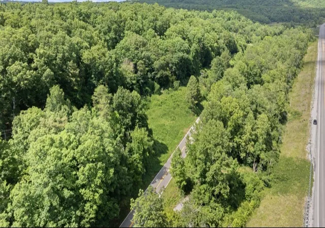 Homes for sale in Pine Knot, KY | 8400 Ky-92, Pine Knot, KY 42635 | MLS# 26010421