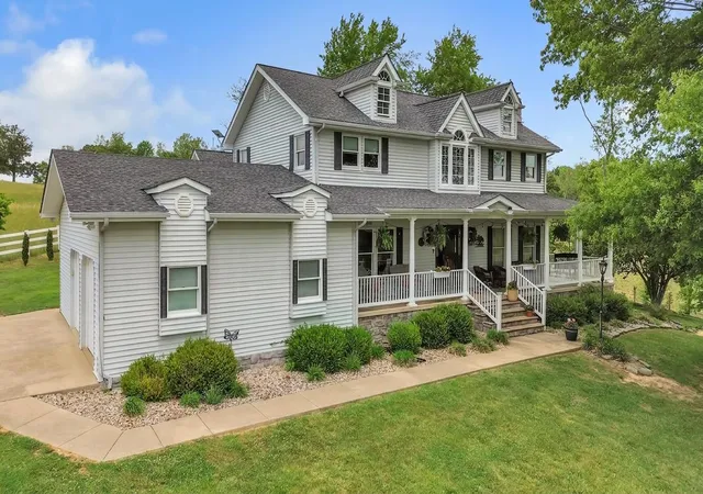 2nd image of 619 Mckee Cir, Somerset, KY 42503 | MLS# 26010163