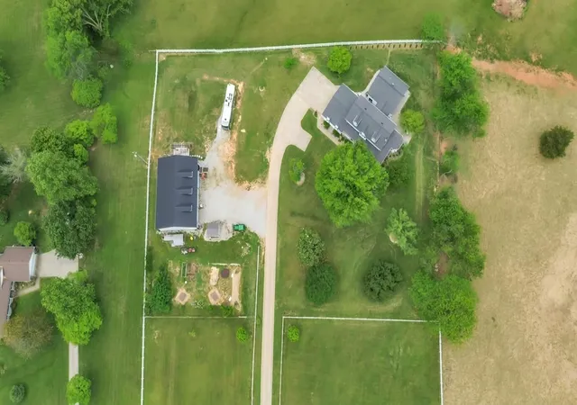 4th image of 619 Mckee Cir, Somerset, KY 42503 | MLS# 26010163