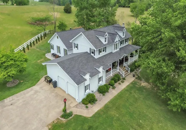 5th image of 619 Mckee Cir, Somerset, KY 42503 | MLS# 26010163