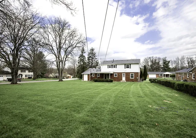 Homes for sale in Versailles, KY | 128 Ravenwood Rd, Versailles, KY 40383 | MLS# 26010075