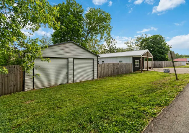 Homes for sale in Paint Lick, KY | 5821 Old Railroad Grade Rd, Paint Lick, KY 40461 | MLS# 26010115