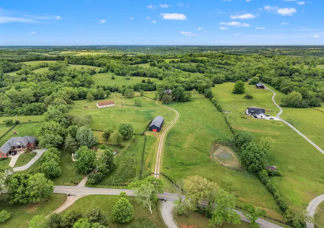 Photo 1 of House for sale at 5108 Fords Ml Rd, Versailles, KY 40383 | MLS# 26010143 | Listing updated on 2026-10-13
