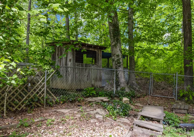 Homes for sale in London, KY | 4497 Tom Cat Trl, London, KY 40741 | MLS# 26010224