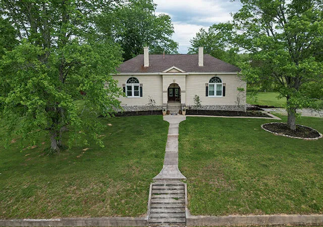 2nd image of 1678 Little Hickman Rd, Nicholasville, KY 40356 | MLS# 26010368