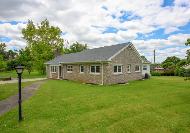 2nd image of 16 Manor Dr, Winchester, KY 40391 | MLS# 26010312