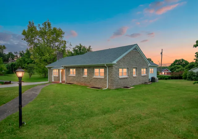 1st image of 16 Manor Dr, Winchester, KY 40391 | MLS# 26010312