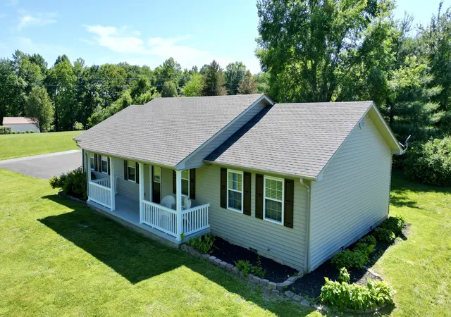 Photo 2 of Single Family Residence at 44 Windswept Ln, Russell Springs, KY 42642 | MLS# 26011048 | | Sold on 2026-06-16