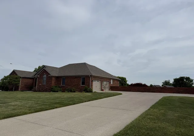 Photo 4 of Townhouse for sale at 846 Ridgewood Dr #4, Berea, KY 40403 | MLS# 26010363 | Listing updated on 2026-05-21