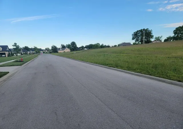 Photo 3 of Sale Pending at 147 Lesley Trl, Wilmore, KY 40390 | MLS# 26010425 | Listing updated on 2026-09-16