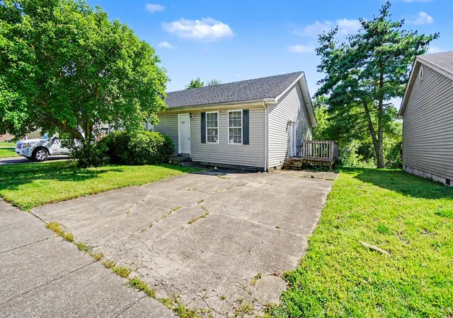 Homes for sale in Versailles, KY | 228 Blackhawk Cir, Versailles, KY 40383 | MLS# 26010491