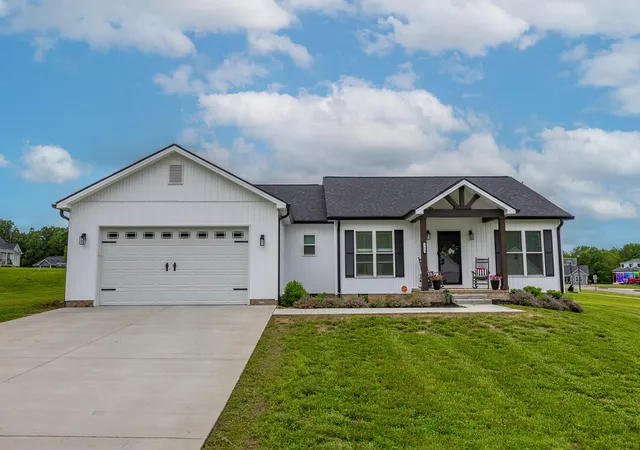 Homes for sale in Junction City, KY | 132 Allyson Cir, Junction City, KY 40440 | MLS# 26010647