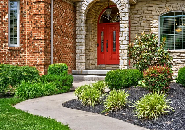 Photo 3 of Mansion for sale at 302 Golf Clb Dr, Nicholasville, KY 40356 | MLS# 26010544 | Listing updated on 2026-06-25