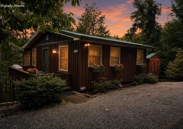 Photo 2 of Single family home for sale at 116 Cabin Dr, Russell Springs, KY 42642 | MLS# 26010854 | Listing updated on 2026-07-21