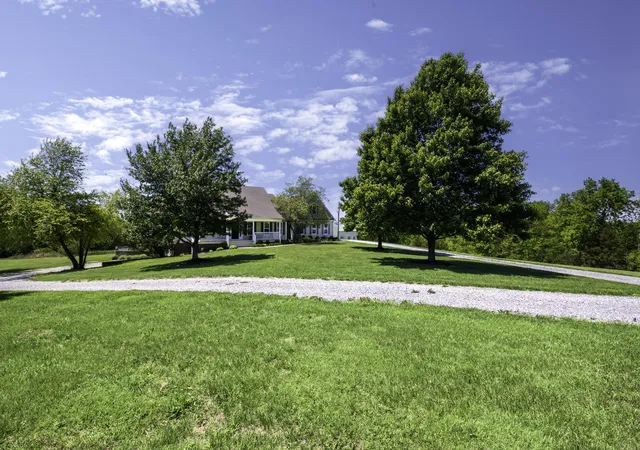 Homes for sale in Lawrenceburg, KY | 1665 Glensboro Rd, Lawrenceburg, KY 40342 | MLS# 26010610