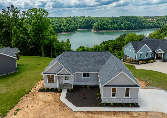 Homes for sale in Russell Springs, KY | 634 Beacon St, Russell Springs, KY 42642 | MLS# 26010679