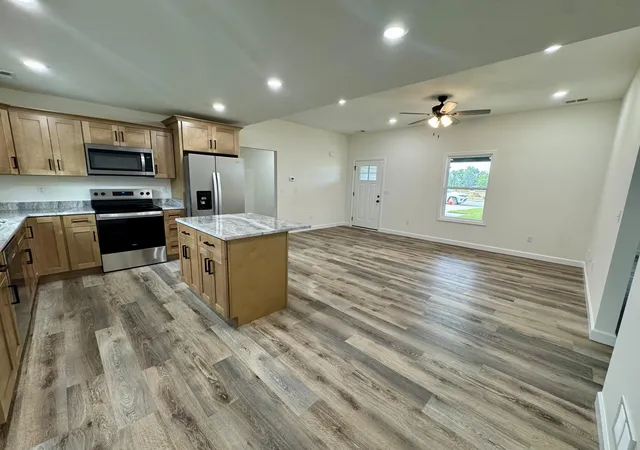 Photo 3 of Sale Pending at 116 Bow Brg Dr, Berea, KY 40403 | MLS# 26010701 | Listing updated on 2026-09-18
