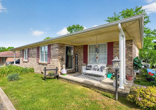 2nd image of 702 728 Parkway Ave, Harrodsburg, KY 40330 | MLS# 26011225