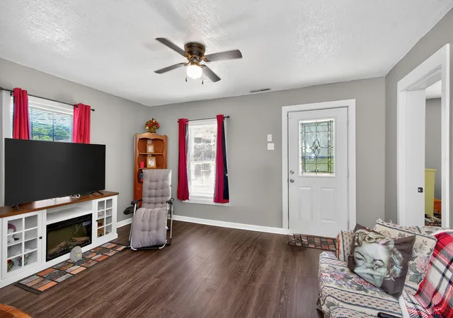 Homes for sale in Frankfort, KY | 372 Holmes St, Frankfort, KY 40601 | MLS# 26010745