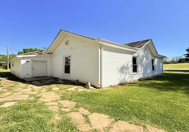 Homes for sale in Paris, KY | 3092 Cane Ridge Rd, Paris, KY 40361 | MLS# 26011251
