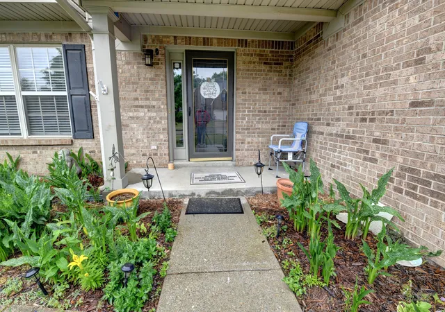 3rd image of 2820 Sandersville Rd, Lexington, KY 40511 | MLS# 26011117