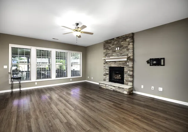 Photo 4 of Single family home for sale at 393 Gleneagles Way, Versailles, KY 40383 | MLS# 26010956 | Listing updated on 2026-09-22