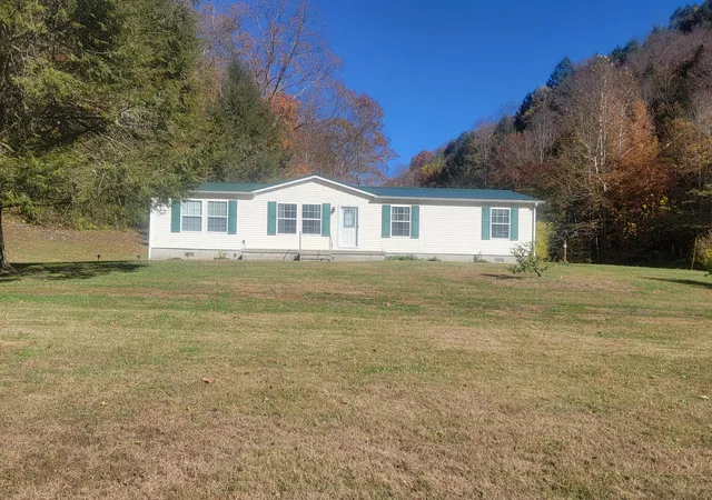 Photo 4 of House for sale at 1775 Kingdom Come Crk Rd, Whitesburg, KY 41858 | MLS# 26010834 | Listing updated on 2026-07-06