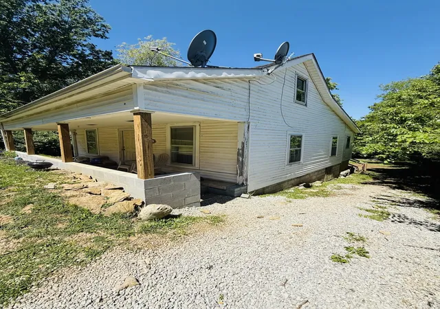 Homes for sale in Paris, KY | 3004 Cane Ridge Rd, Paris, KY 40361 | MLS# 26011256