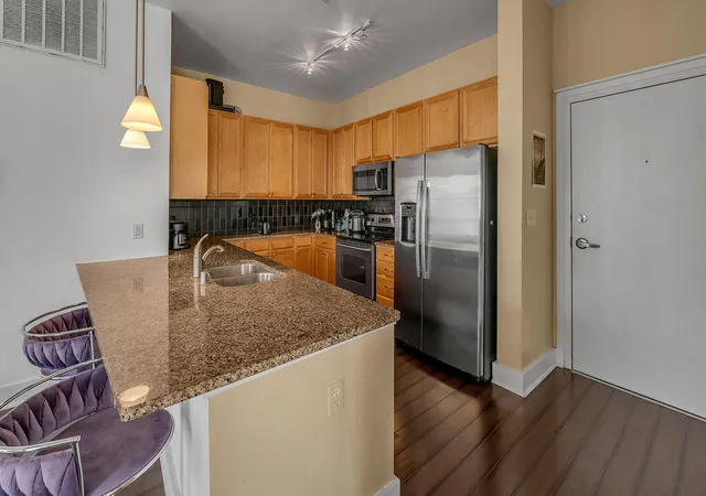 3rd image of 535 S Upper St, Lexington, KY 40508