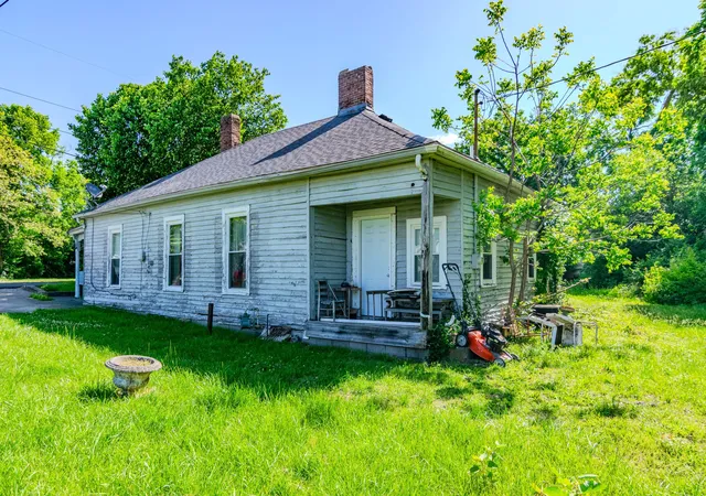 Homes for sale in Versailles, KY | 206 E Green St, Versailles, KY 40383 | MLS# 26011228