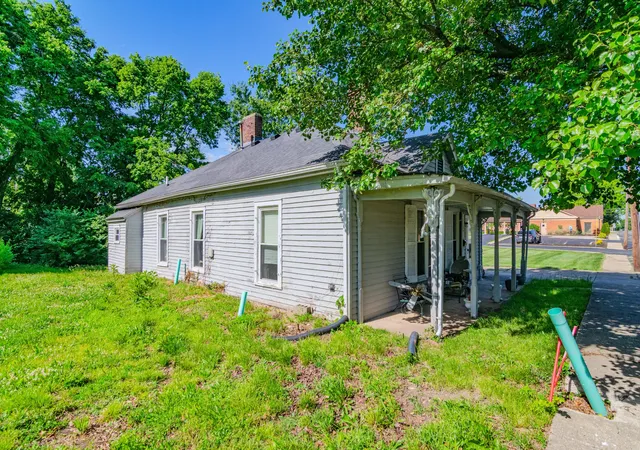 Homes for sale in Versailles, KY | 206 E Green St, Versailles, KY 40383 | MLS# 26011228