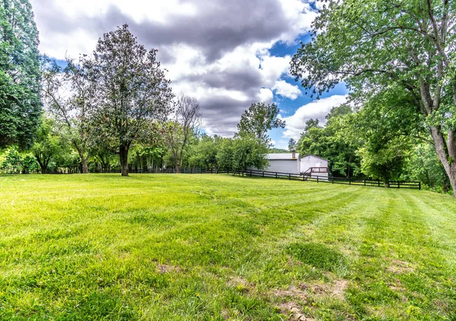 Photo 4 of Single family home for sale at 2897 College Hl Rd, Waco, KY 40385 | MLS# 26019679 | Listing updated on 2026-09-09