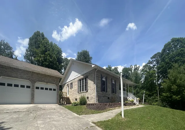 Homes for sale in Whitley City, KY | 34 Ross Jones Rd, Whitley City, KY 42653 | MLS# 26013733