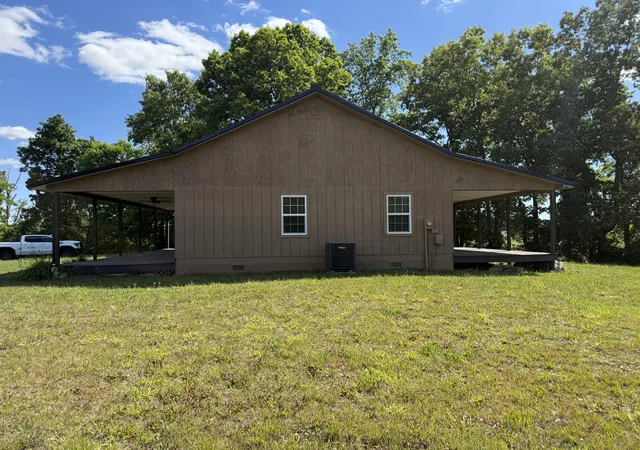Homes for sale in Russell Springs, KY | 200 Hudson Ln, Russell Springs, KY 42642 | MLS# 26010955