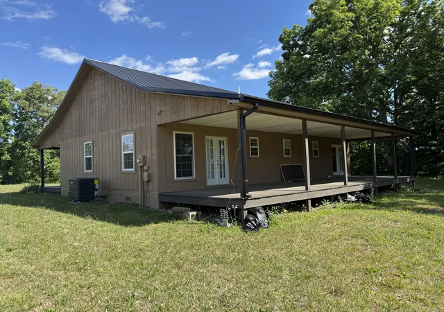 Homes for sale in Russell Springs, KY | 200 Hudson Ln, Russell Springs, KY 42642 | MLS# 26010955