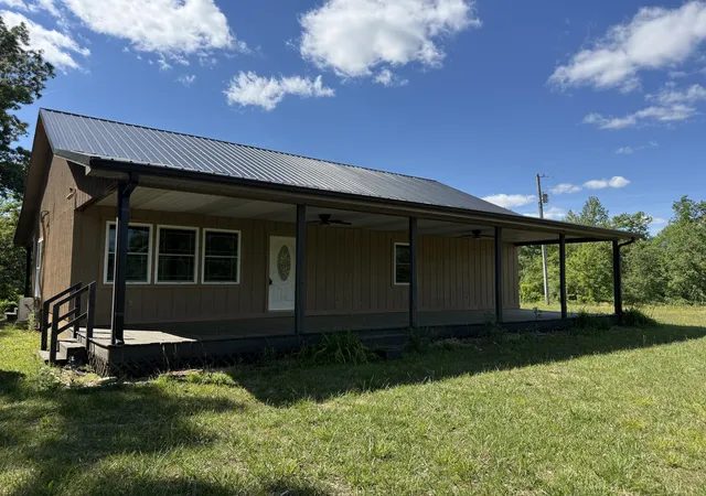 Homes for sale in Russell Springs, KY | 200 Hudson Ln, Russell Springs, KY 42642 | MLS# 26010955