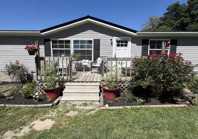 Homes for sale in Corbin, KY | 1195 State Hwy 3041, Corbin, KY 40701 | MLS# 26011186