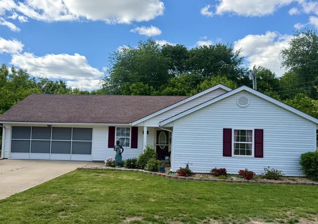 2nd image of 69 Sycamore Trl, Somerset, KY 42501 | MLS# 26010997