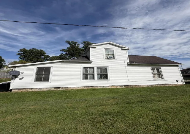 Photo 3 of Single family home for sale at 311 W High St, Mount Sterling, KY 40353 | MLS# 26011101 | Listing updated on 2026-07-02